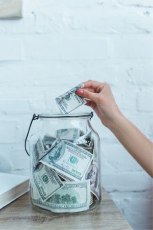 How to Teach Your Kids Life Skills About Money - The Intentional Mom Rainy Day Fund, Paying Off Credit Cards, Savings Strategy, Money Saving Strategies, Money Saving Challenge, Saving Goals, Create A Budget, Emergency Fund, Debt Payoff