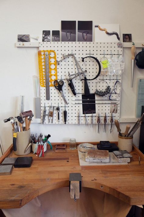 Jewelry Studio Space, Jewelry Studio Organization, Artist Workspace, Design Studio Workspace, Jewelry Design Studio, Workshop Studio, Studio Organization, My Workspace, Workspace Inspiration