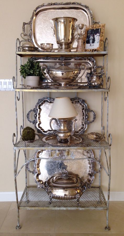 Display Silver Pieces, Displaying Silver Pieces, Silver Display Ideas, Crystal Glassware Display Ideas, Decorating With Silver Pieces, Silver Tray Decor, Silver Plate Decor, Bandeja Bar, Antique Booth Displays