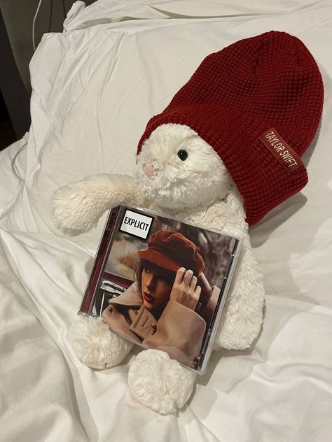 Christmas Taylor Swift Aesthetic, Red By Taylor Swift, Bunny Jellycat, Taylor Swift Red Album, Taylor Swift Cd, Swiftie Aesthetic, Red Coquette, Bashful Bunny, Taylor Swift Christmas