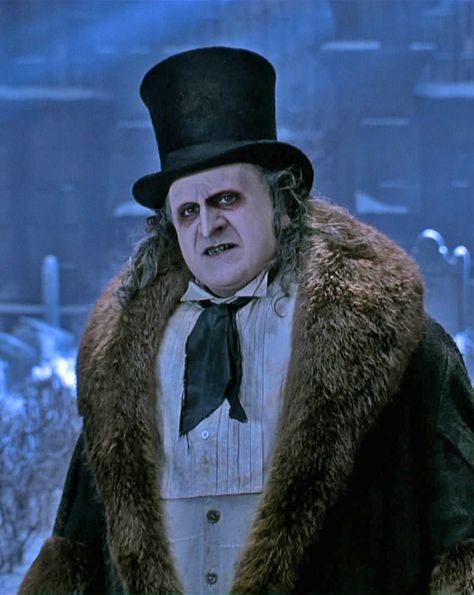 batman returns. Villain Actors, Danny Devito Penguin, Batman Returns Penguin, Batman Penguin, The Penguin Batman, Penguin Batman, Batman And Robin 1997, Tim Burton Batman, Batman Returns 1992