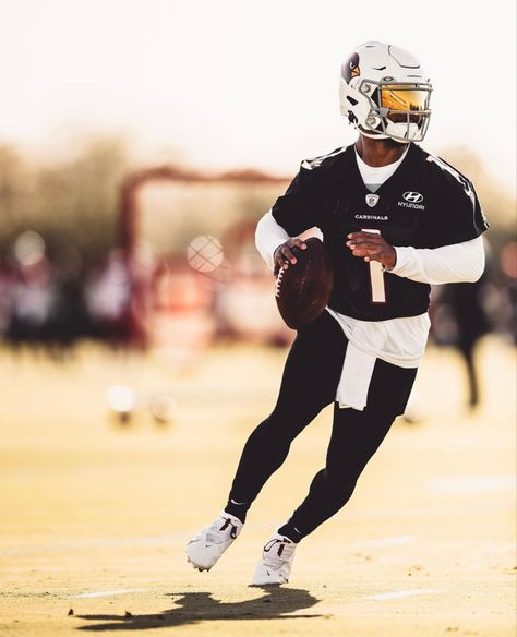 Cool Football Pictures, Kyler Murray, Arizona Cardinals Football, Baltimore Ravens Football, Nfl Football Pictures, Nfl Football Art, Cardinals Football, Funny Sports Memes, Ravens Football