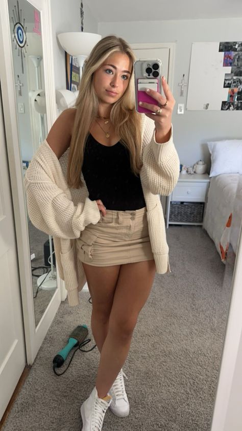 Celebrity Facts, Fit Ideas, Cute Comfy Outfits, Simple Trendy Outfits, Cute Everyday Outfits, Cute Simple Outfits, Really Cute Outfits, Cute Summer Outfits, Girly Outfits