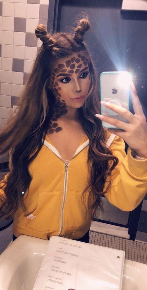 Giraffe Face Makeup, Giraffe Halloween Costume Women, Giraffe Halloween Makeup, Giraffe Hairstyle, Giraffe Costume Women, Jungle Halloween Costume, Giraffe Makeup Halloween, Creepy Halloween Costumes Women, Animal Costumes Women