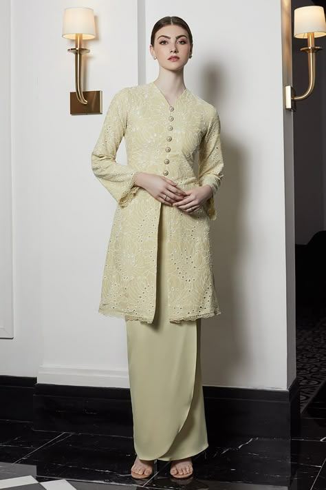 Lime Raya Fashion Ideas, Baju Kurung Fashion Modern, Design Baju Kurung Fashion, Baju Raya Ideas Modern, Baju Kurung Wedding, Baju Kurung Style, Raya Outfit Ideas, Baju Kurung Moden Style, Indonesian Clothing