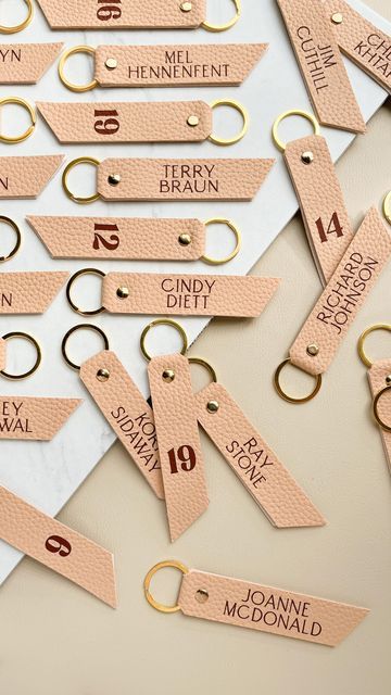 Leather Wedding Favors, Faux Leather Key Chain, Leather Name Cards Wedding, Diy Leather Luggage Tags, Personalized Leather Keychain, Peach Pink Wedding, Name Keychain Leather, Wedding Keychain, Mini Iron