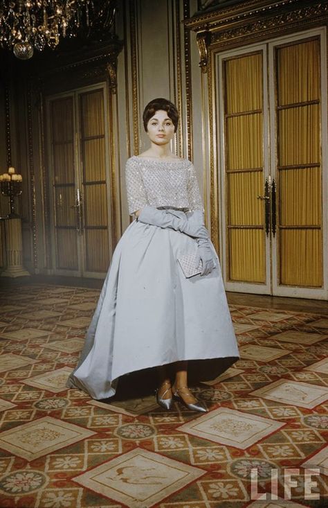 Empress Farah Pahlavi was born on October 14, 1938, the only daughter of Sohrab Diba, who passed away when she was only nine vears old. An I... Christian Dior Gowns, Farah Pahlavi, Farah Diba, Dior Gown, The Shah Of Iran, Persian Fashion, Dior Collection, Estilo Real, Iranian Women