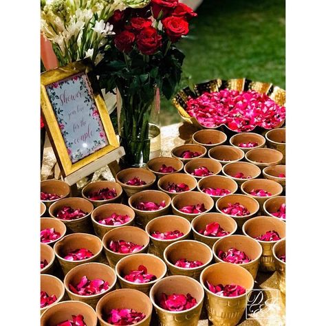 Cocktail Party Indian Wedding, Zero Waste Indian Wedding Decor, Indian Wedding Day Decor, Indian Wedding Floral Decor, Indian Day Wedding Decor, Indian Wedding Ceremony Decor, Indian Traditional Decor, Indian Wedding Decor Diy, Indian Wedding Decorations On A Budget