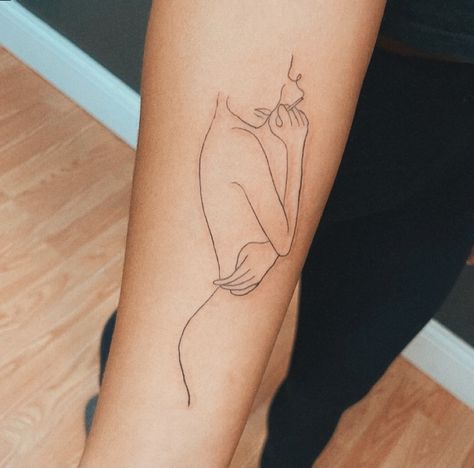 Woman Silhouette Line Drawing, Body Shilouette Tattoo, Women One Line Tattoo, Silhouette Of A Woman Tattoo, Woman Line Drawing Tattoo, 1 Line Tattoos Women, Female Profile Tattoo, Back Tattoo Women Line Art, Woman’s Silhouette Tattoo