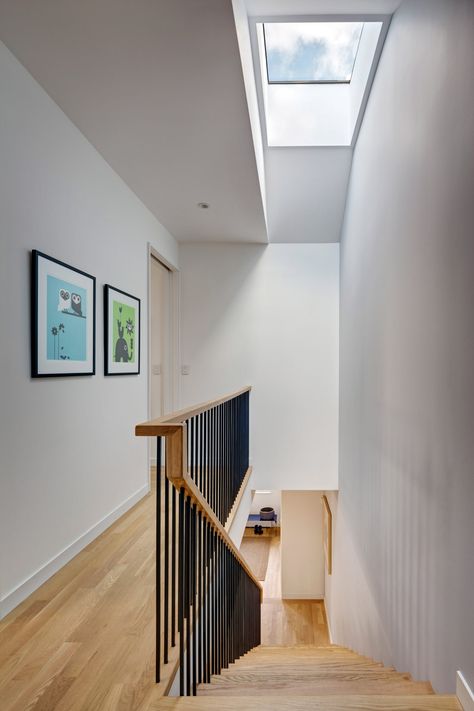 https://www.dezeen.com/2018/04/22/barker-freeman-design-office-bdfo-20th-street-house-renovation-extension-brooklyn/?utm_medium=email&utm_campaign=Daily%20Dezeen%20Digest&utm_content=Daily%20Dezeen%20Digest+CID_c5b6c2bec92f5d3430cb9ce8fc841a9c&utm_source=Dezeen%20Mail&utm_term=BFDO%20adds%20extensions%20and%20skylights%20to%20Brooklyn%20townhouse Wood Frame House, Skylight Design, Narrow House, Home Stairs Design, Lan Can, Street House, House Stairs, Side Yard, House Extensions