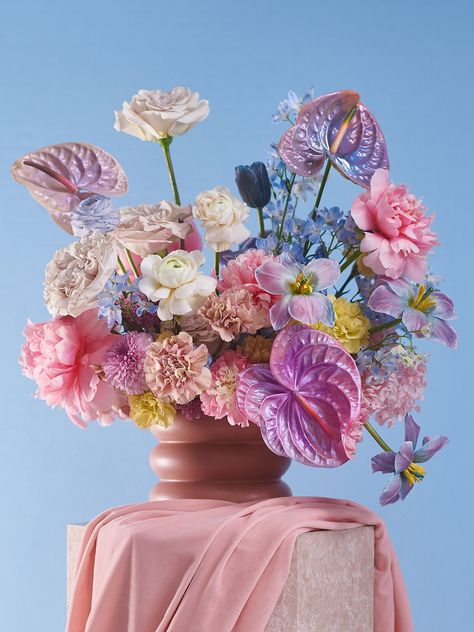 Spray Painted Flower Arrangements, 2023 Flower Arrangement Trends, Bold Flower Arrangements, Floral Mood Board, Pastel Floral Arrangements, Easter Tables, Spray Paint Flowers, Floral Spray Paint, Blue Flower Arrangements