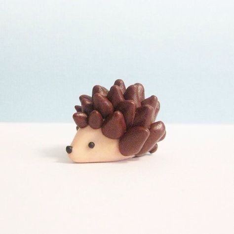 Cute to do as a decoration Small Simple Clay Ideas, Lil Clay Things, Cute Clay Animals Easy, Clay Date Ideas Couple, Easy Modeling Clay Ideas Animals, Cute Mini Clay Ideas, Tiny Clay Animals, Clay Figure Ideas, Molding Clay Ideas