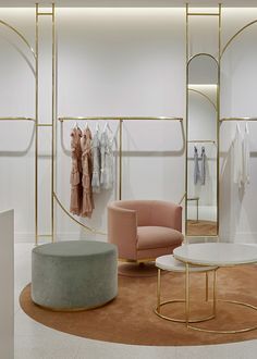 Fashion Store Design, Vitrine Design, Clothing Store Interior, Clothing Store Design, Store Design Boutique, Boutique Interior Design, Boutique Decor, Store Interiors, Alice Mccall