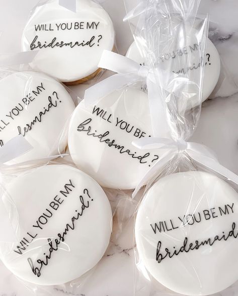 Will You Be My Bridesmaid Cookies, Bridesmaids Proposal Boxes, Bridesmaid Cookies, Notebook Wedding, Bridal Gift Box, Bridesmaid Brunch, Bridesmaids Proposal, Proposal Boxes, Bridesmaid Proposals