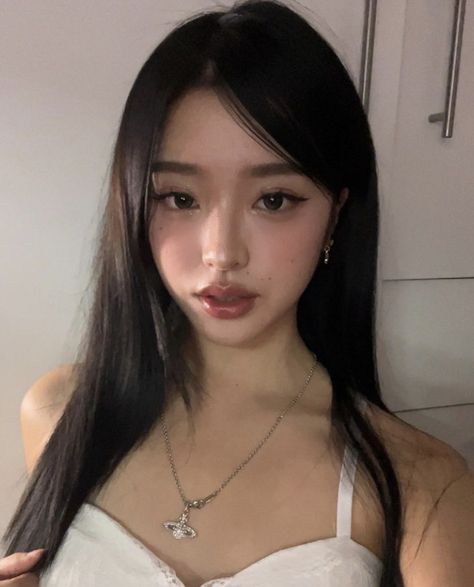 @ladelluna Dag Make Up, Asian Makeup Looks, Soft Makeup Looks, Ulzzang Makeup, Ethereal Makeup, Cute Makeup Looks, Soft Makeup, Makeup Looks Tutorial, Maquillaje Natural