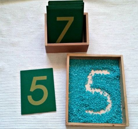 Colored Rocks, Montessori Activities Preschool, Sand Writing, Tracing Numbers, Maluchy Montessori, Sand Tray, Diy Montessori, Montessori Method, Games For