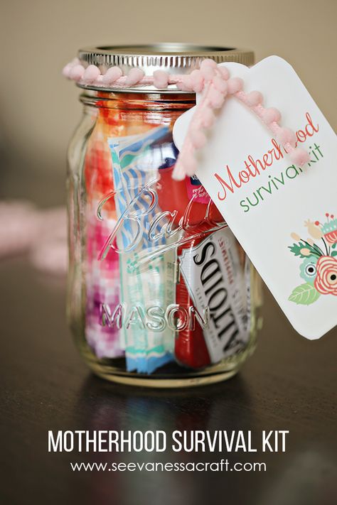 Motherhood Survival Kit Jar - Gift Idea for Moms with Free Printable Tag Mom Survival Kit Gift, Mommy Survival Kit, New Mom Survival Kit, Mom Survival Kit, Survival Kit Gifts, Gift Jar, Free Printable Tags, Mother's Day Diy, Fathers Day Crafts