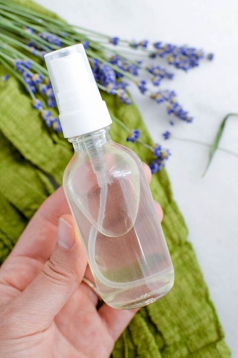 Homemade Bug Repellent, Mosquito Repellent Homemade, Homemade Bug Spray, Diy Bug Spray, Hand Sanitizer Spray, Mosquito Spray, Citronella Essential Oil, Sanitizer Spray, Natural Bug Repellent