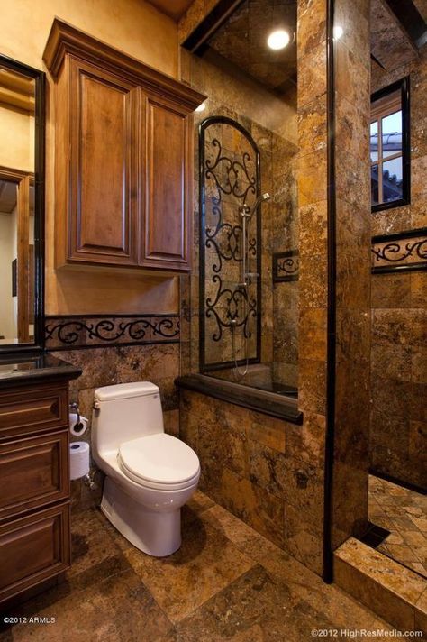 creative shower enclosure: Drátěná Socha, Tuscan Bathroom, House Owner, Bathroom Makeovers, Bilik Mandi, Rustic Bathroom Designs, Toilet Sink, Tuscan Design, Bathroom Diy