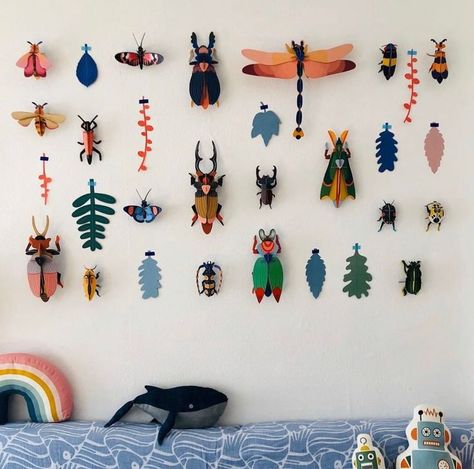 Karton Design, Bug Wall, Seni Origami, Insect Art, Different Kinds, Diy For Kids, Art Lessons, The Wall, Paper Art