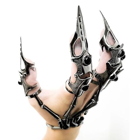 The Witch King's Adjustable Gauntlets – Wyvern's Hoard Cool Gloves, Gloves With Claws, Goth Gloves, Claw Rings, Skeleton Bracelet, Bone Bracelet, Dark Rings, Mode Emo, Pretty Knives