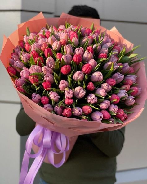 Tulips Bouquet, Instagram Vs Reality, Luxury Flower Bouquets, Blue Flower Wallpaper, Very Beautiful Flowers, Birthday Bouquet, Prettiest Bouquet, Boquette Flowers, Tulip Bouquet