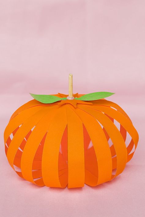 This 3D pumpkin is made from paper strips! It's a fun and quick pumpkin craft for kids and adults that makes fabulous fall decor. Pumpkin Crafts Kids, Paper Pumpkin Craft, Fun Fall Crafts, Fall Arts And Crafts, Fun Pumpkins, Orange Paper, Fall Crafts For Kids, Best Pumpkin, Halloween Crafts For Kids