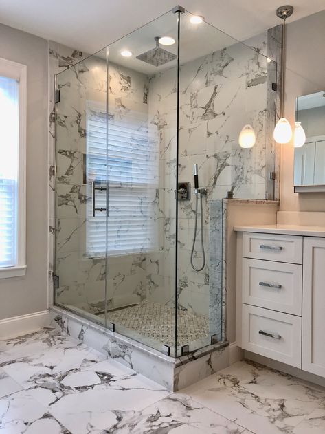 Black And White Marble Floor Bathroom, White Marble Floor Bathroom, Cultured Marble Shower, Black And White Cabinets, White Marble Shower, Black Marble Tile, Marble Shower Tile, Marble Bathroom Floor, Marble Tile Bathroom