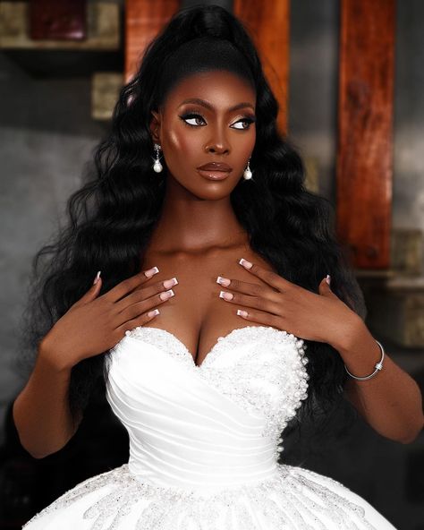 Dreamy White Wedding, African American Bride Hairstyles, Bride 2023, Bridal Hair Inspiration, Women Bride, Brown Wedding, Black Bride, Bridal Makeup Looks, Dream Wedding Ideas Dresses