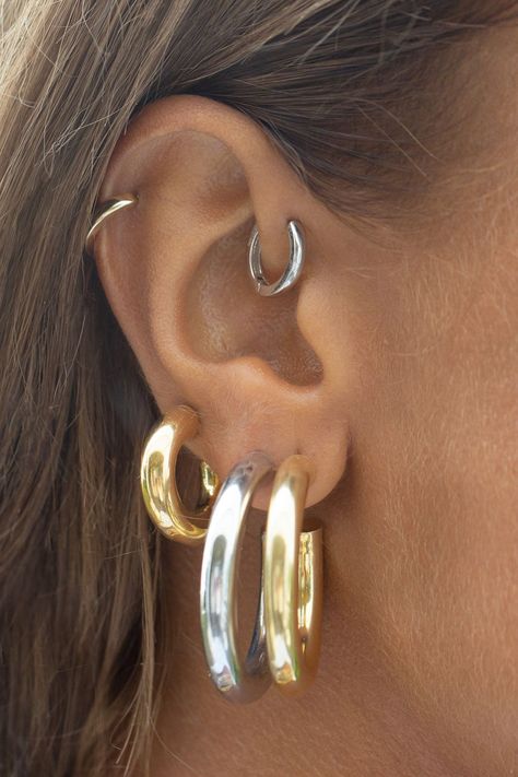 Mixed Metal Jewelry, Vintage Inspired Jewelry, Dope Jewelry, Stacked Jewelry, Jewelry Lookbook, Funky Jewelry, Jewelry Inspo, Dream Jewelry, Ear Jewelry