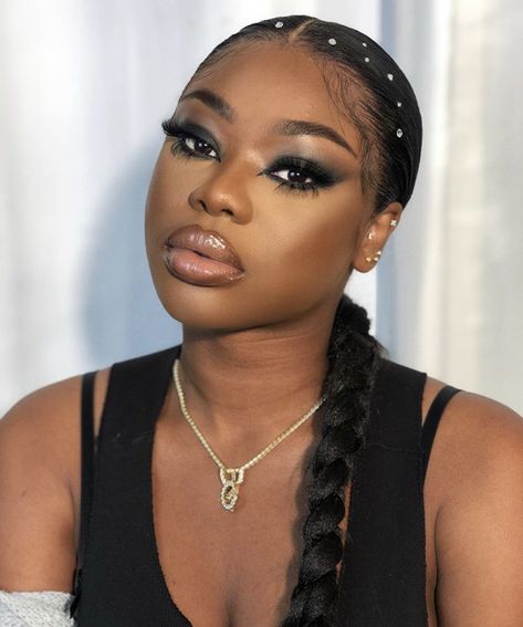 Smokey eye makeup for black women Eye Makeup For Black Women, Smoky Eye Black, Dark Smokey Eye Makeup, Smoky Eyeliner, Black Smokey Eye Makeup, Black Eye Makeup, Smokey Eye Makeup Look, Green Smokey Eye, Smoky Eyeshadow