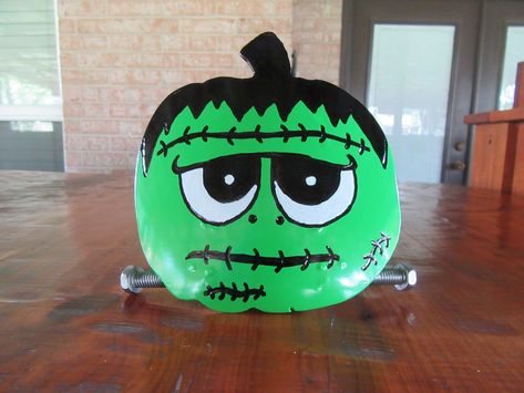 Drawing Ideas On Pumpkins, Painting Pumpkins Frankenstein, Frankenstine Pumpkin Paint, Count Dracula Pumpkin, Frankenstein Pumpkin Ideas, Frankinstine Pumpkin Painting Ideas, Painted Frankenstein Pumpkin, Pumpkin Frankenstein Face, Frankinstine Pumpkin