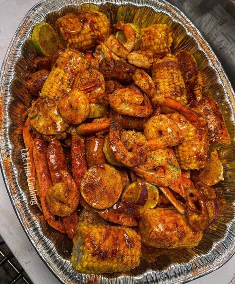 Seafood Boil Recipes, Yummy Seafood, Soul Food Dinner, Lobster Recipes, Cooking Seafood, Food Babe, Seafood Boil, Food Therapy, Yummy Comfort Food