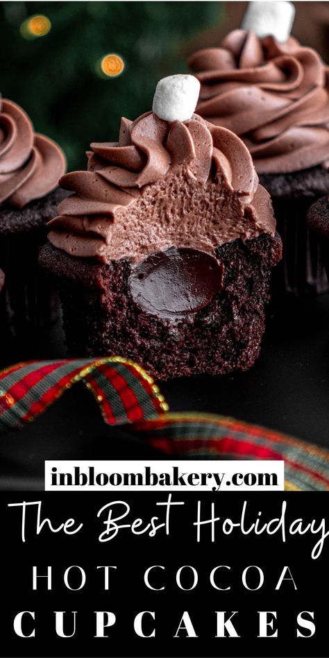 Ganache Hot Chocolate, Cool Baking Recipes Desserts, Peppermint Hot Chocolate Cupcakes, Christmas Cupcake Recipes From Scratch, Holiday Flavored Cupcakes, Holiday Cupcakes Christmas Flavors, Egg Nog Cupcakes Recipe, Hot Cocoa Frosting, Hot Cocoa Cake Pops