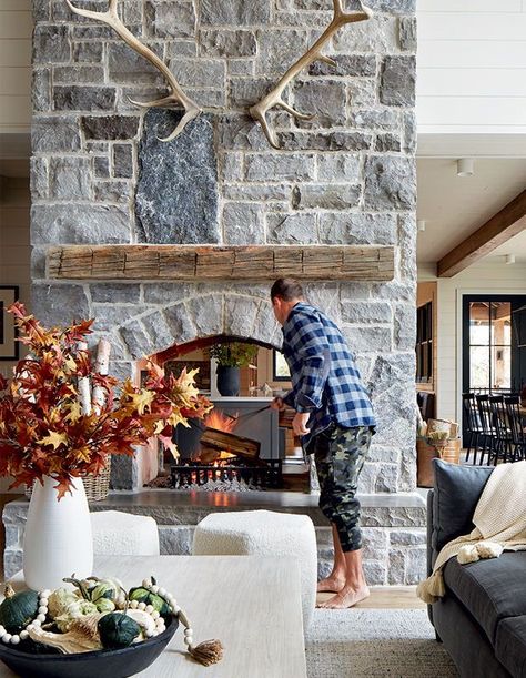 Chalet Living Room, Double Fireplace, Grey Stone Fireplace, Stone Fireplace Designs, Natural Stone Fireplaces, Double Sided Fireplace, Rock Fireplaces, Home Fireplace, Home Decor Ideas Living Room