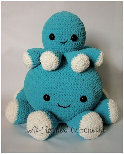 Octopus Crochet Pattern Free, Octopus Pillow, Yarn Animals, Giant Octopus, Octopus Pattern, Octopus Crochet Pattern, Crochet Octopus, Bernat Blanket Yarn, Crochet Animal Patterns