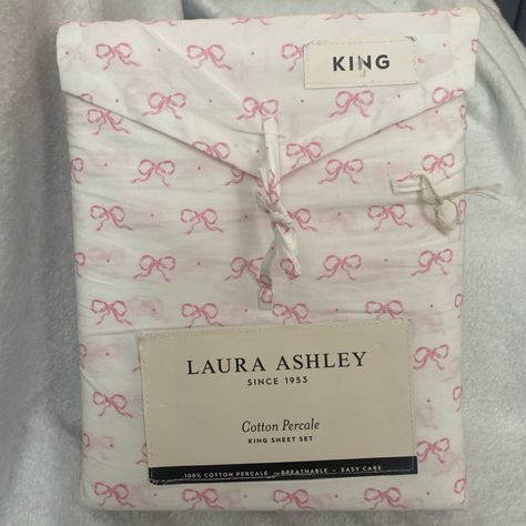 Nwt Hard To Find Pink Bow Sheets! King Size! Has 1 Flat Sheet, 1 Fitted Sheet & 2 Pillow Cases! Cute Pillowcases, Pink Christmas Sheets, Bow Bed Sheets, Bow Bedding Set, Pink Bedroom Christmas Decor, Preppy Bed Sheets, Bow Bedroom Decor, Pink Bow Nursery Theme, Pink Bow Decor