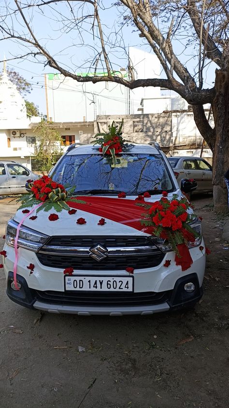 Car Decorations Flowers, Indian Wedding Car Decorations, Car Decorations For Wedding Indian, Simple Car Decoration, Marriage Car Decoration, Car Wedding Decoration, Car Flower Decoration, Car Decoration Flower, Flower Car Decor