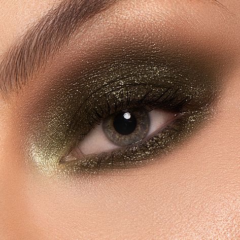 Muted Green Gray Base with Platinum Reflects The easiest way to look party ready: drench eyelids with some serious sparkle using our Block Party Single Eyeshadows. No brushes? No problem! For party-ready eyes, finger swipe on and go! These single eyeshadows pack so much pigment and dimension. The reflects are multidimensional, creating an ultra-dazzling finish. Tips: For maximum intensity, apply eyeshadow on eyelids using your finger. Pair them with any of our matte eyeshadow palettes for a winn Cream Eyeshadow Palette, Sparkly Eyeshadow, Green Smokey Eye, Eyeshadow For Brown Eyes, Matte Eyeshadow Palette, Eye Makeup Pictures, Muted Green, Single Eyeshadow, Colorful Eye Makeup