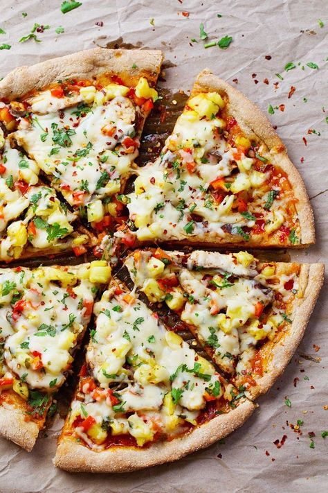 Sweet Chili Garlic Chicken Pizza Chili Garlic Chicken, Best Homemade Pizza, Square Recipes, Pineapple Chicken, Perfect Pizza, Homemade Pickles, Pizza Recipes Homemade, Chicken Pizza, Chapati