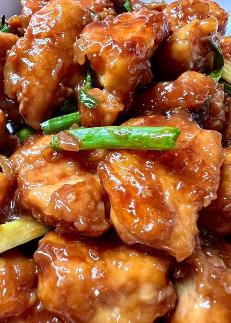 Mongolian Sauce, Mongolian Chicken Recipe, Mongolian Chicken, Chinese Chicken Recipes, Spicy Chicken Recipes, Authentic Chinese Recipes, Chinese Cooking Recipes, Pan Fry, Easy Asian Recipes