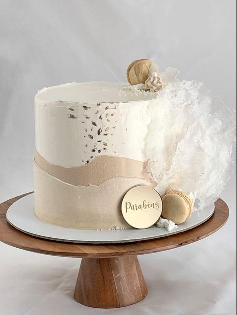 Beige Cake Ideas, White And Beige Cake, Beige Cake Birthday, Naked Cakes Birthday, Torte Beige, Neutral Cake Ideas, Beige Birthday Cake, Neutral Birthday Cake, Beige Cake