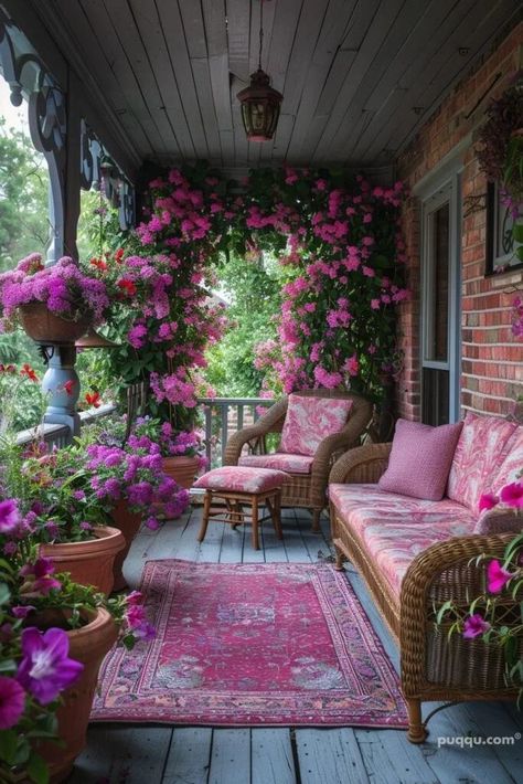 Summer Planter, Balkon Decor, Spring Porch Decor, Balkon Design, التصميم الخارجي للمنزل, Planter Ideas, Front Porch Decorating, Outdoor Patio Decor, Balcony Design