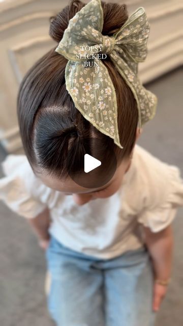 Jaqui Folsom on Instagram: "A fun slicked bun #hair #hairtutorial #girlshair #girlshairstyles #schoolhair #easyhair #slickedbackhair #momanddaughter #topsy #topsyturvy #grwm" Ballerina Hair, Bunny Hair Bows, Fun Buns, Hair Flyer, Short Hair Bun, Hairstyles For Kids Black, Wacky Hair Days, Bows Diy, Wacky Hair