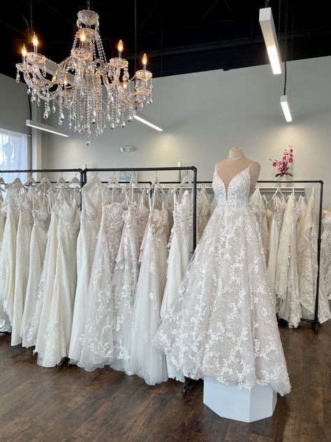 Wedding Dress Shop Aesthetic, Bridal Shop Aesthetic, Atelier Wedding Dress, Aesthetic Wedding Dress, Bridal Shop Ideas, Bridal Boutique Interior, Wedding Dress Aesthetic, Bridal Stylist, Bridal Showroom