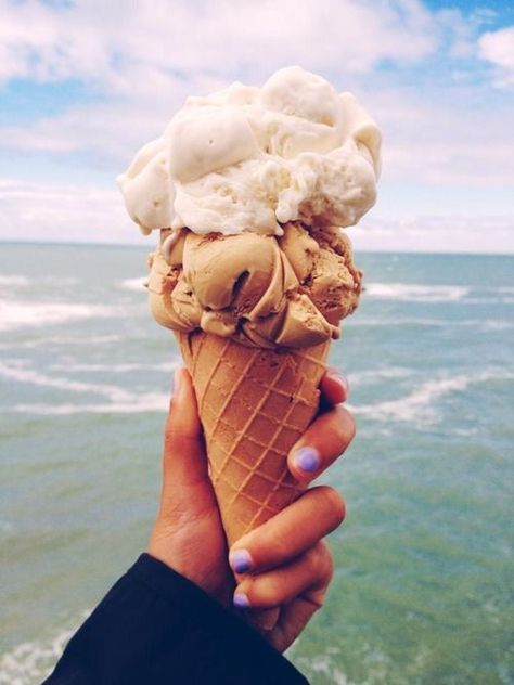 (Closed Date RP: Aubree and Dan) "Dan, would you like to go to the beach and get ice cream for the date?" Good Lemonade Recipe, Homemade Lemonade Recipes, Best Lemonade, I Need Vitamin Sea, Strawberry Lime, Summer Ice Cream, Love Ice Cream, Homemade Lemonade, Milk Shakes