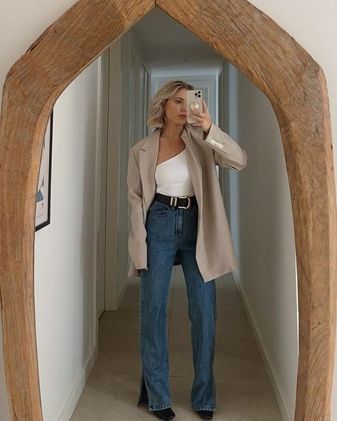 Stone Blazer Outfit, Womens Suit Outfits, Laura Jade Stone, Casual Work Outfits Women, Funky Outfits, Paris Outfits, Classy Work Outfits, Jade Stone, Fashion Design Clothes