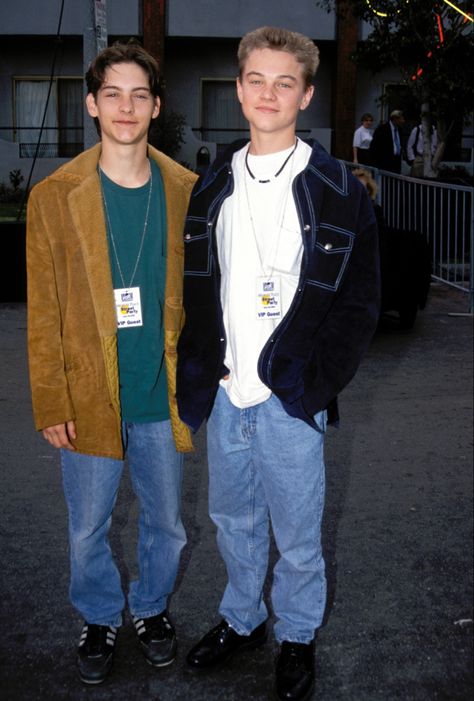 Leo And Toby, 80s Celebrities, Leonardo Dicaprio 90s, Tobey Maguire, Young Leonardo Dicaprio, 90s Men, 90s Hip Hop Fashion, Shia Labeouf, Early 2000s Fashion