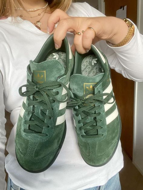 Adidas Aesthetic, Adidas Hamburg, Samba Adidas, Beauty Transformation, Gazelle Adidas, Green Adidas, Invisible Lace, Total Beauty, Basket Vintage