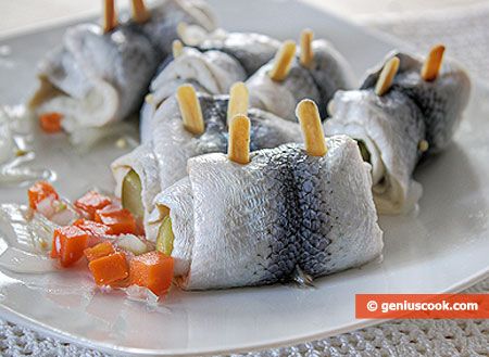 German Herring Rollmops Recipe | Salads & Snacks | Genius cook - Healthy Nutrition, Tasty Food, Simple Recipes Roll Mops Herring, Pickled Fish, Fish Cooking, Cultural Food, Food Simple, Traditional Italian Dishes, Cook Healthy, Xmas Food, Pickling Recipes